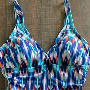 Never worn Liz Claiborne swimsuit size 8